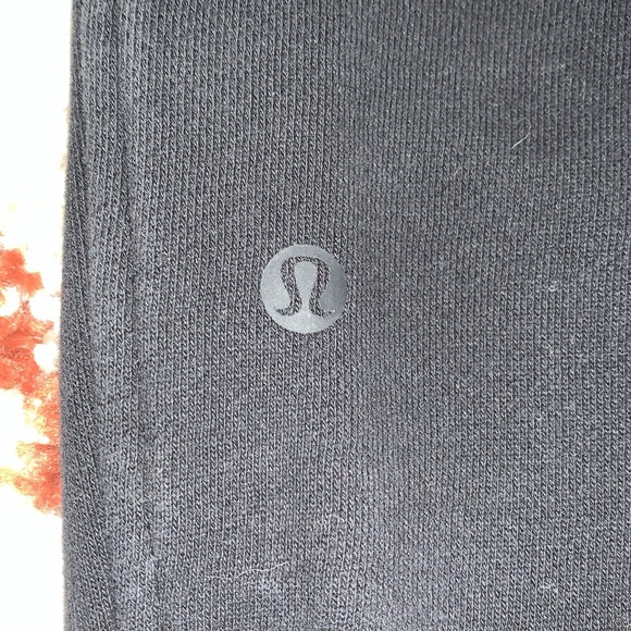 Lululemon- Scuba MidRise Oversized Jogger- Black- Size 10- 29” Inseam - Picture 6 of 16